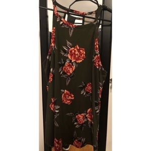 Casual sleeveless floral blouse